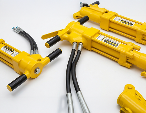 BR67 HYDRAULIC BREAKER